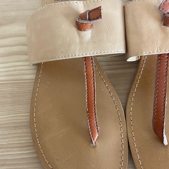 Because Music is My Heartbeat Leather Thong Sandals - Picture 3 of 5